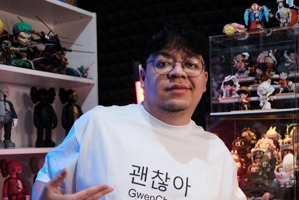 DeanKT, salah satu streamer game online sukses asal Indonesia, dikenal dengan gaya santainya dan komunitas loyal di platform YouTube Gaming.